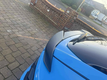 Spoiler V3 trunk spoiler on blue Mustang Mach-E (2021-2025) enhancing aerodynamics and sporty look
