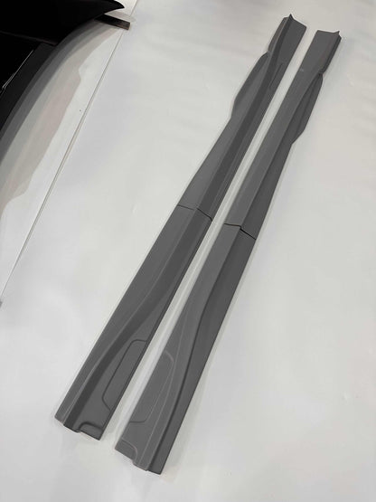 Side Skirts for Mustang Mach-E made of wet carbon fiber in black color, designed for 2021-2025 models.