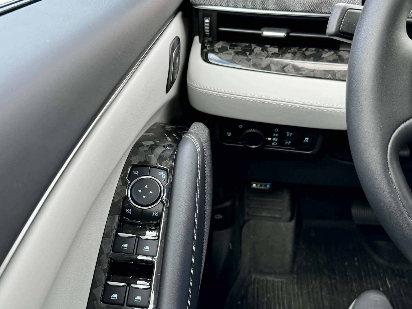 Dry carbon fiber dash panel with forged carbon pattern for Ford Mustang Mach-E interior trim