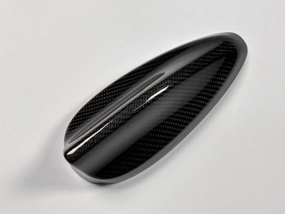 Shark antenna cap made of dry carbon fiber for Mustang Mach-E cars, sleek carbon black design