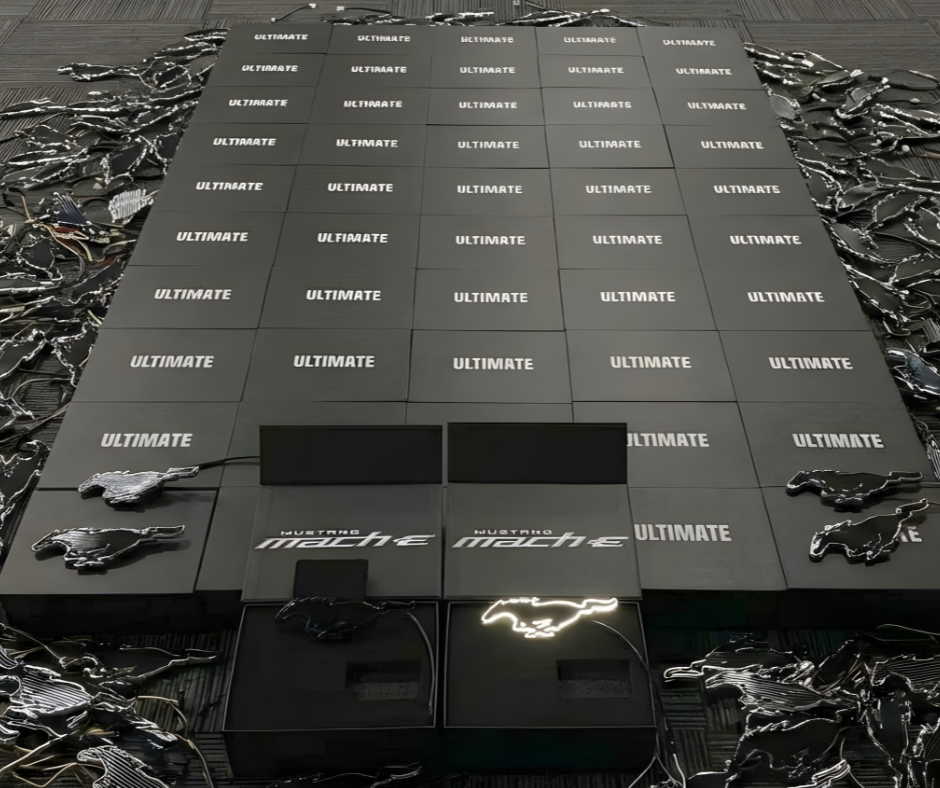 FRONT LIGHT‑UP PONY